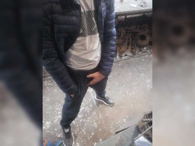 Live sex webcam photo for Bolt400 #276246366