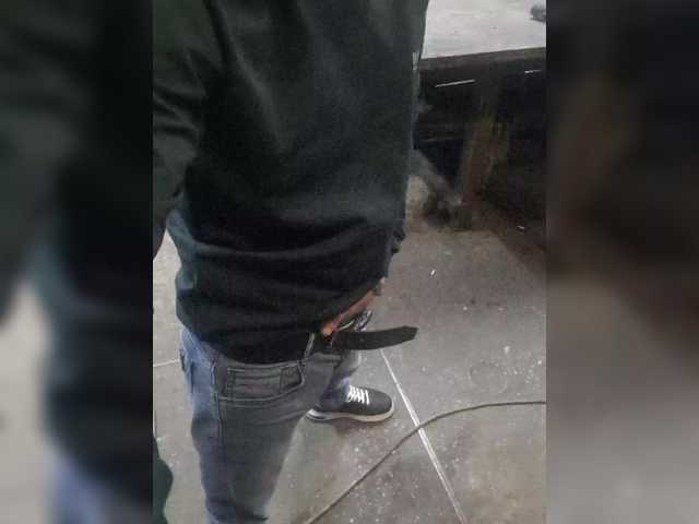 Live sex webcam photo for Bolt400 #290863729