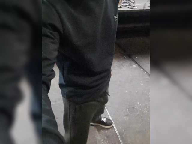 Live sex webcam photo for Bolt400 #290901188