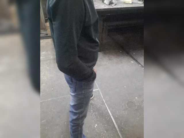 Live sex webcam photo for Bolt400 #290907880