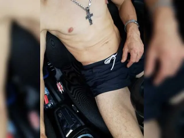 Live sex webcam photo for Bolt400 #291353739