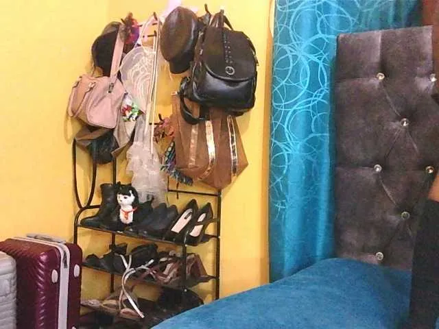 Live sex webcam photo for Bombasskitty #277030423