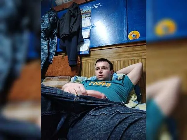 Live sex webcam photo for Bond161007 #276560931