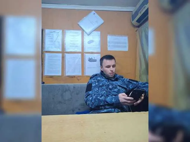 Live sex webcam photo for Bond161007 #290152159