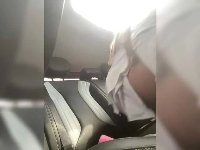 Live sex webcam photo for Bonne-Aurore #291246311