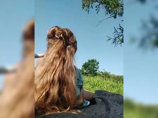 Live sex webcam photo for Bonne-Aurore #291472306