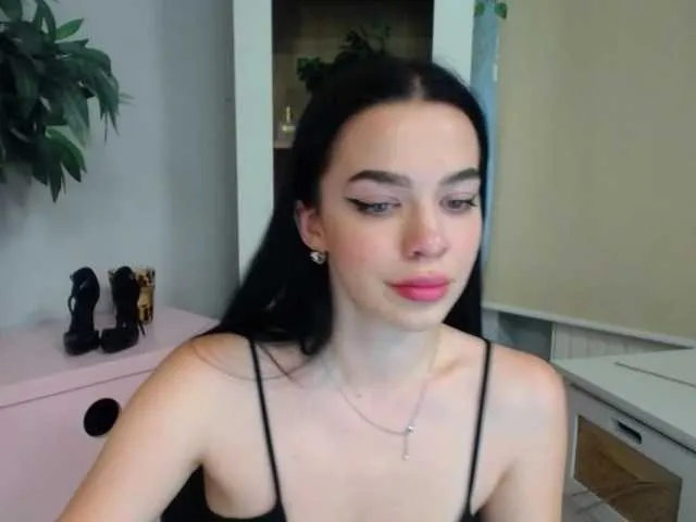 Live sex webcam photo for BonnieJuicy #275982528