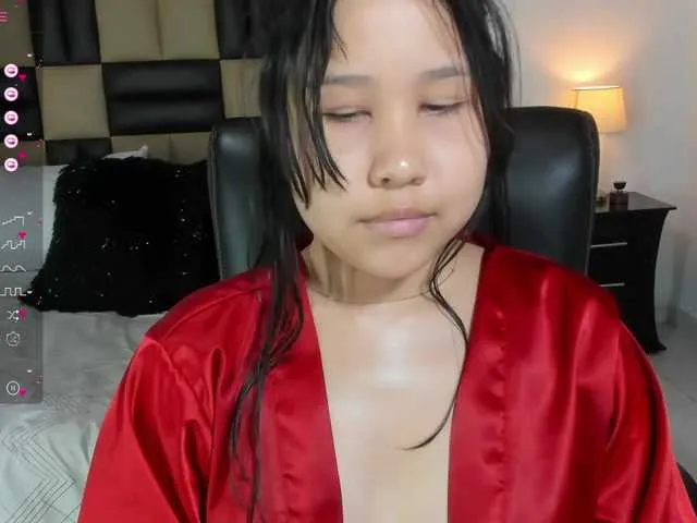 Live sex webcam photo for BonnyDelux #288118377