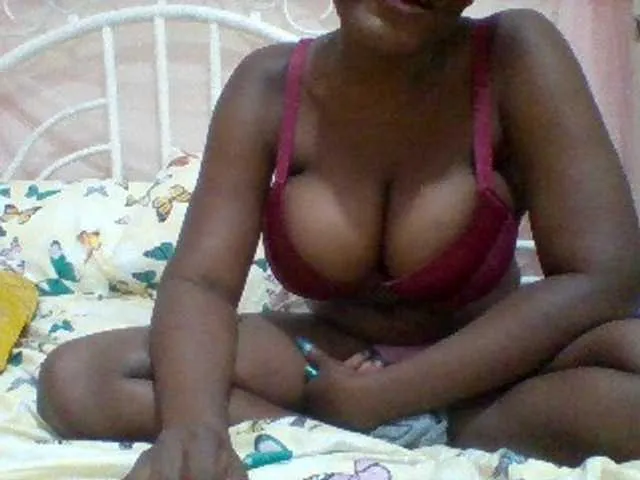 Live sex webcam photo for BoobieQueen #277959510