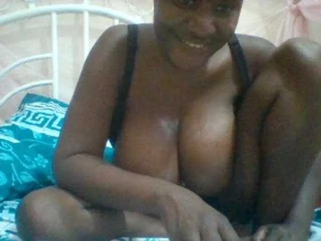 Live sex webcam photo for BoobieQueen #278039336