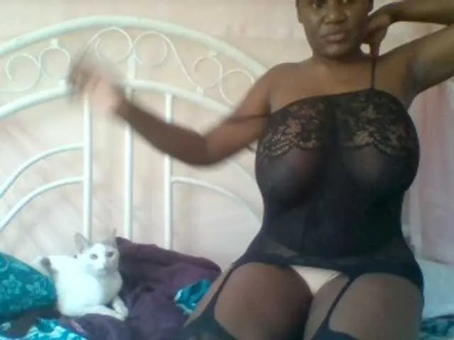 Live sex webcam photo for BoobieQueen #278043113