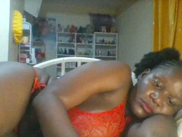 Live sex webcam photo for BoobieQueen #278260702