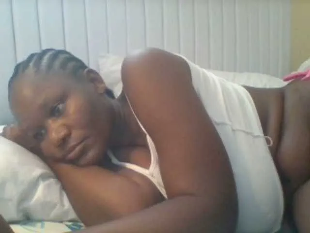 Live sex webcam photo for BoobieQueen #290853632