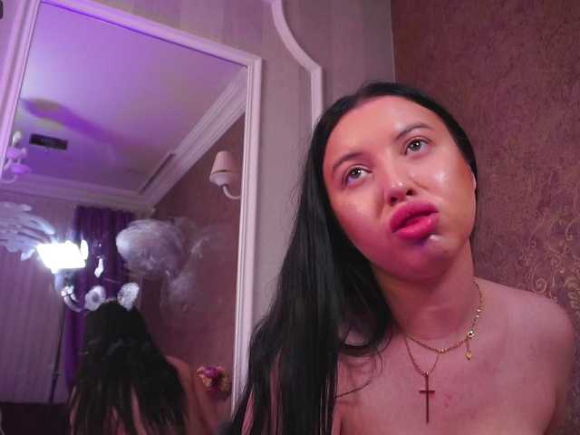 Live sex webcam photo for BoobsBounce69 #276261327