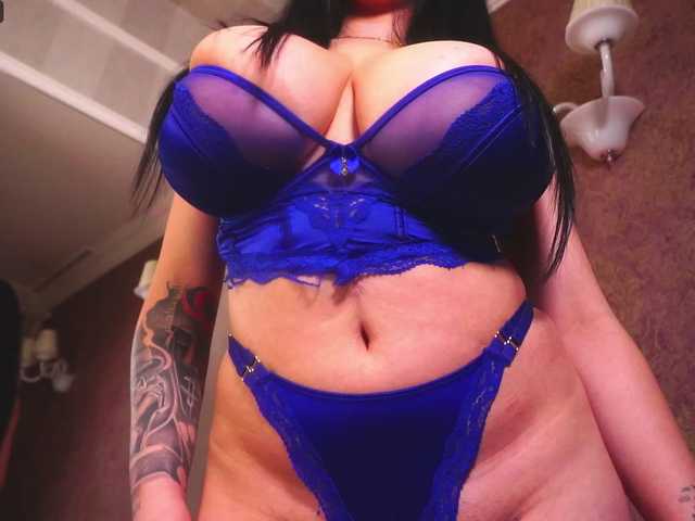 Live sex webcam photo for BoobsBounce69 #276317591