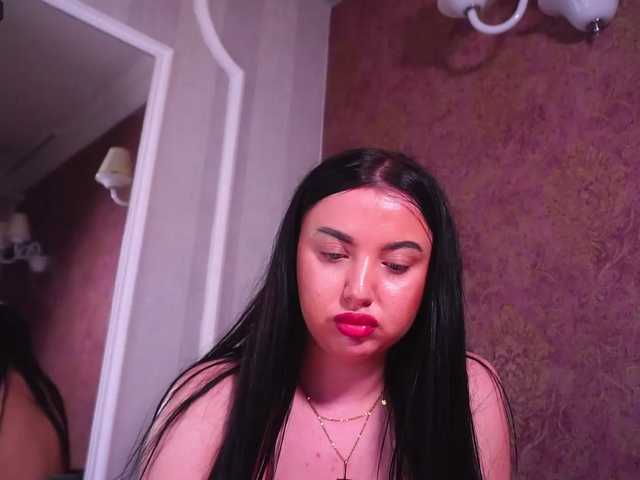 Live sex webcam photo for BoobsBounce69 #276377851