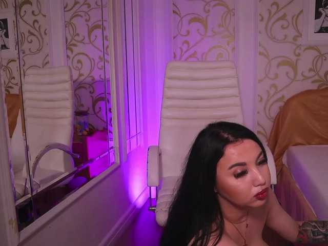 Live sex webcam photo for BoobsBounce69 #276586526