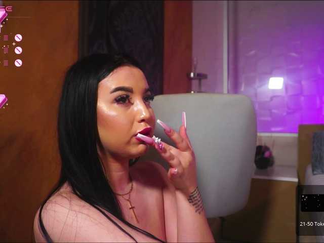 Live sex webcam photo for BoobsBounce69 #276628939