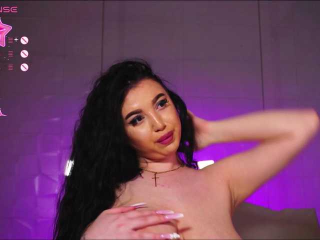 Live sex webcam photo for BoobsBounce69 #276684722