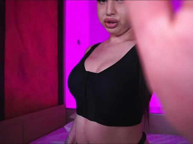 Live sex webcam photo for BoobsBounce69 #277941050