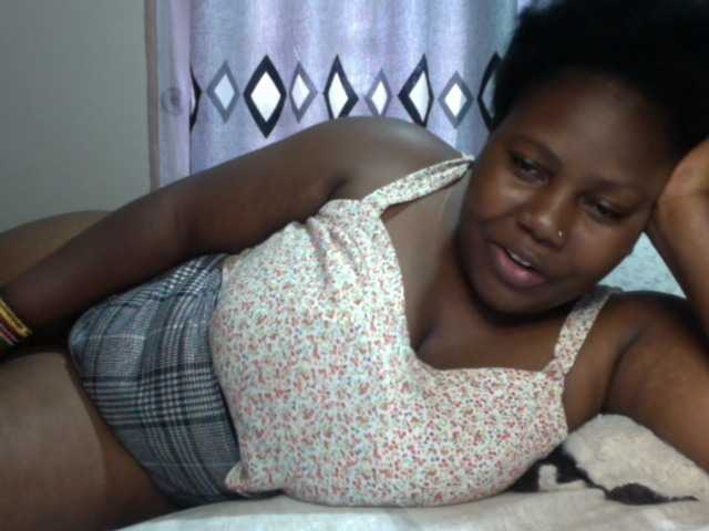 Live sex webcam photo for Bootylola #277193767