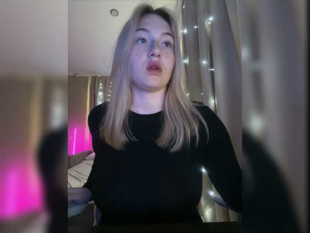 Live sex webcam photo for BoredGirl #275505217