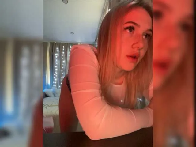 Live sex webcam photo for BoredGirl #275578947