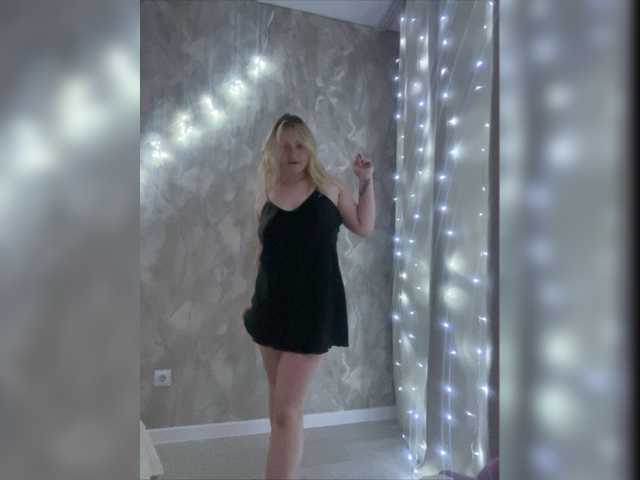 Live sex webcam photo for BoredGirl #275773376