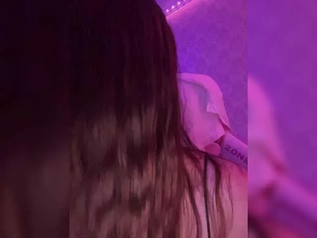 Live sex webcam photo for BoredGirl #290803543