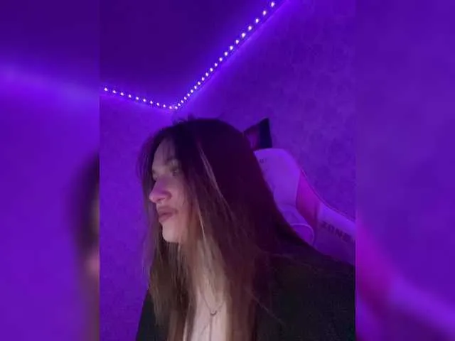 Live sex webcam photo for BoredGirl #291551965