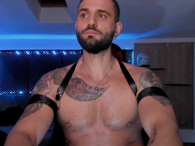 Live sex webcam photo for Born2dom #276595938