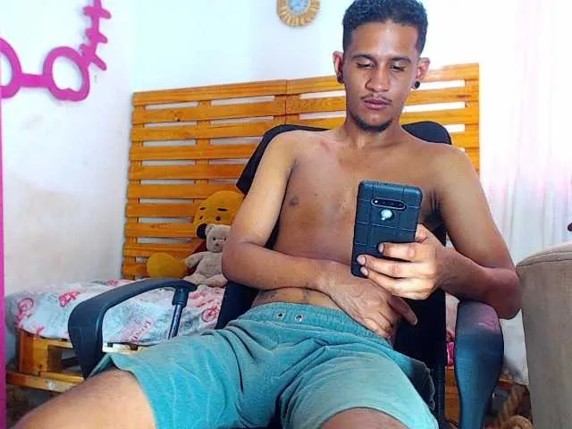 Live sex webcam photo for BoydirtyLatin #277278139