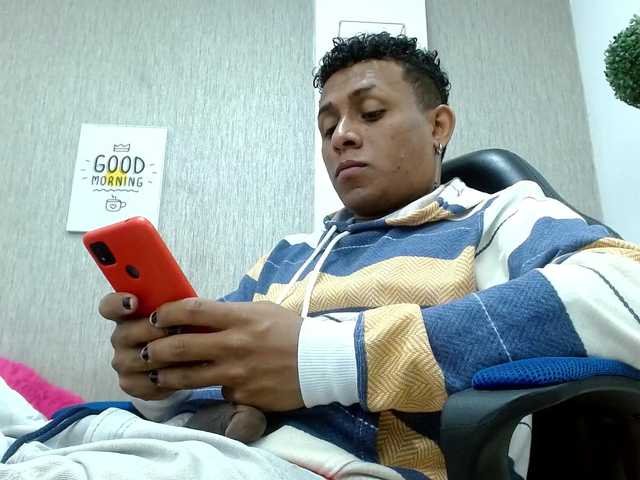 Live sex webcam photo for Boykleyn #276268544