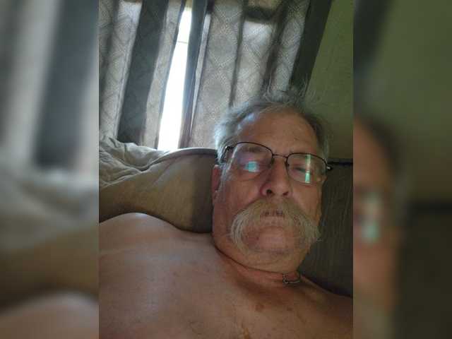 Live sex webcam photo for BradStevens1 #277384808