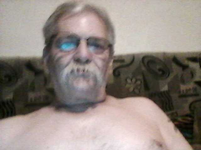 Live sex webcam photo for BradStevens1 #277521384