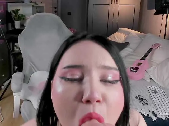 Live sex webcam photo for BrandyReed #283965361