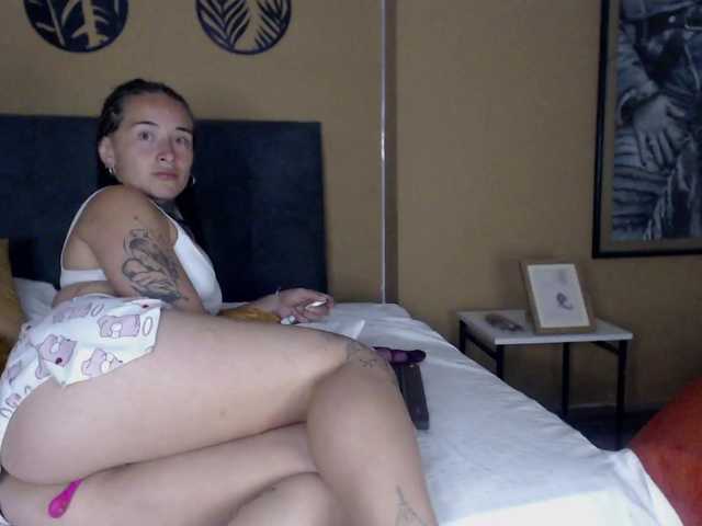 Live sex webcam photo for Breanna-wood #287005781