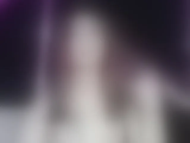 Live sex webcam photo for Breezellyn #293993515
