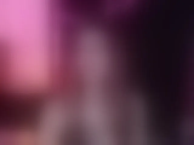 Live sex webcam photo for Breezellyn #294192277