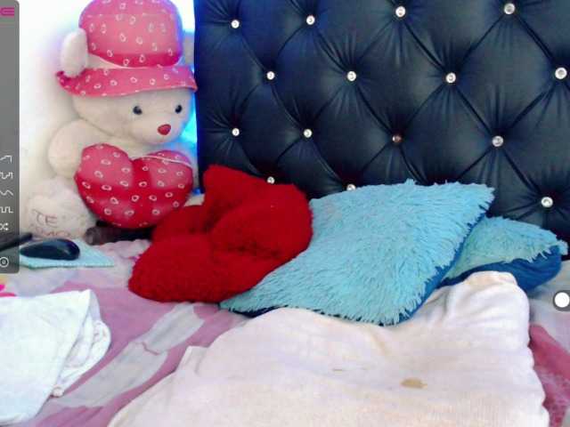 Live sex webcam photo for Brenda-7 #273647901