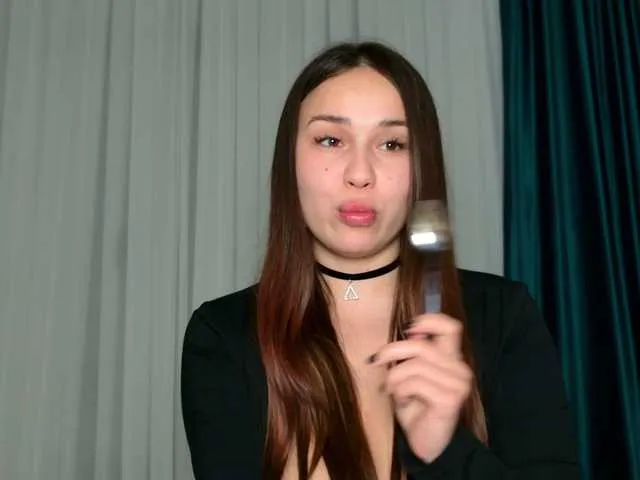 Live sex webcam photo for Brenda-M00n #290686374