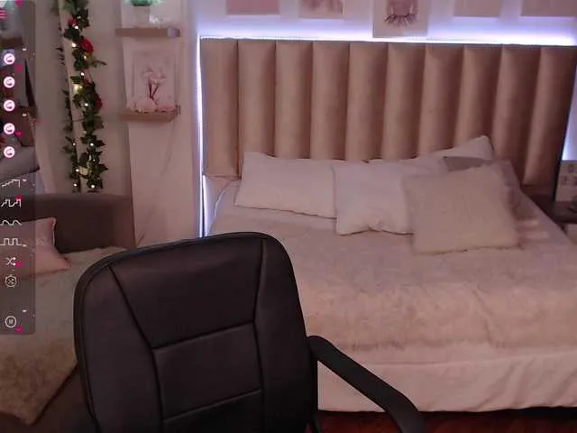 Live sex webcam photo for Brenda-ev #276207298