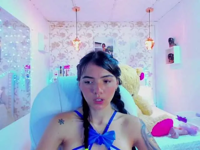 Live sex webcam photo for BrendaCoush #272909705