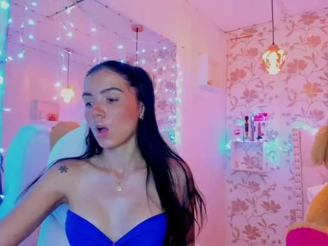 Live sex webcam photo for BrendaCoush #272985719