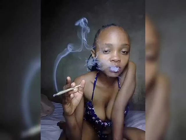 Live sex webcam photo for Brendah #291366049