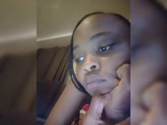 Live sex webcam photo for Brendah #291727937