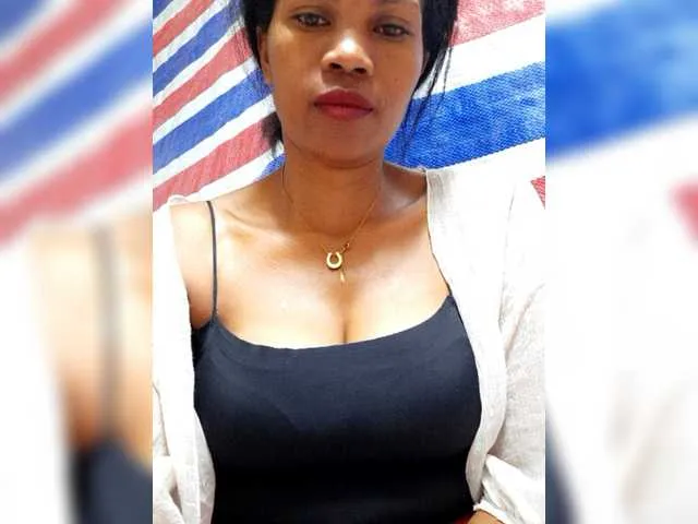 Live sex webcam photo for Brendamims1 #277816104