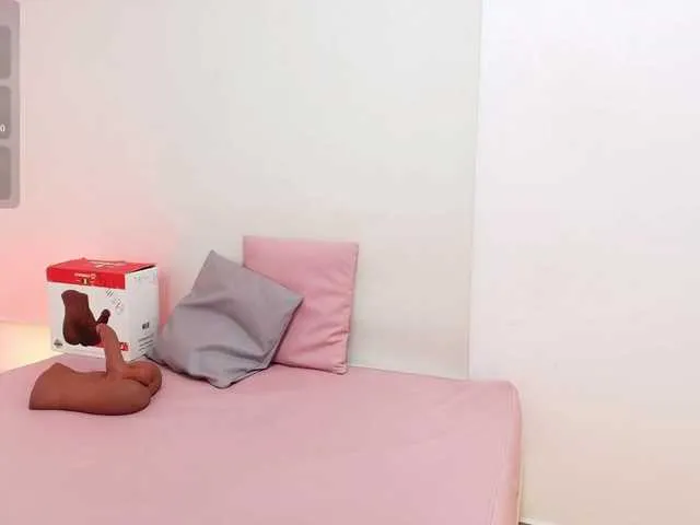 Live sex webcam photo for Brendda-tay #291217767