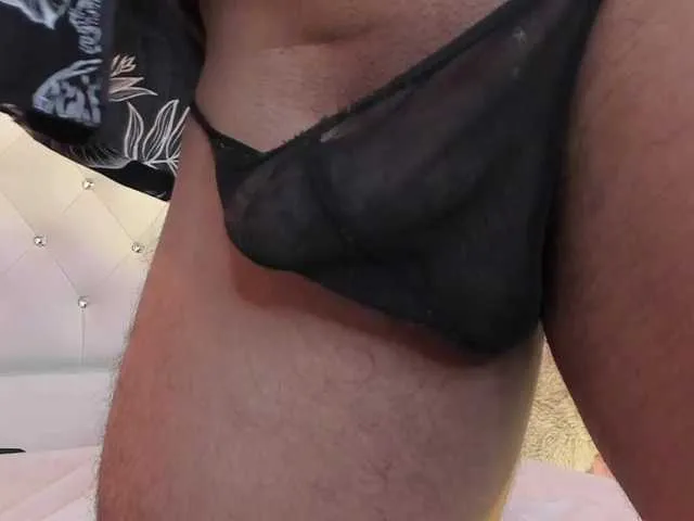 Live sex webcam photo for BrianMalonee #290725828