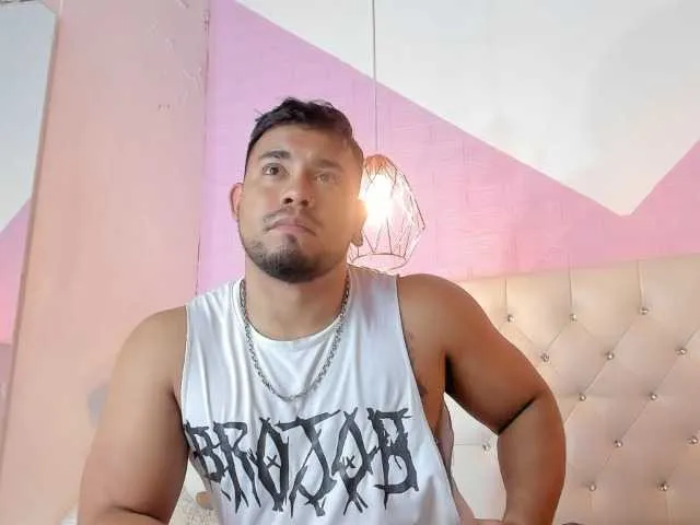 Live sex webcam photo for BrianMalonee #291482072